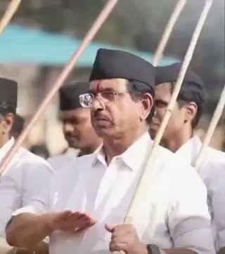 राष्ट्रीय स्वयंसेवक संघाचे स्वयंसेवक प्रल्हाद जोशी